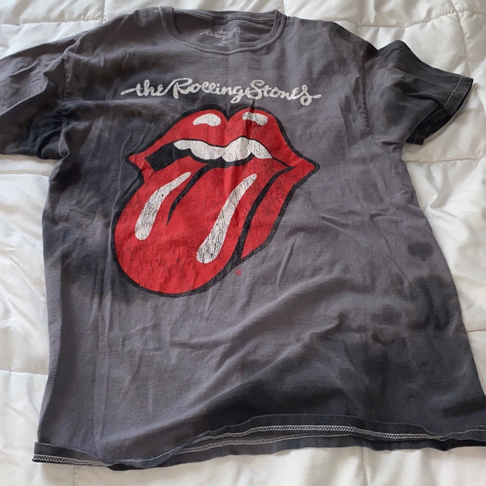 comfy spotted rolling stones t-shirt.
